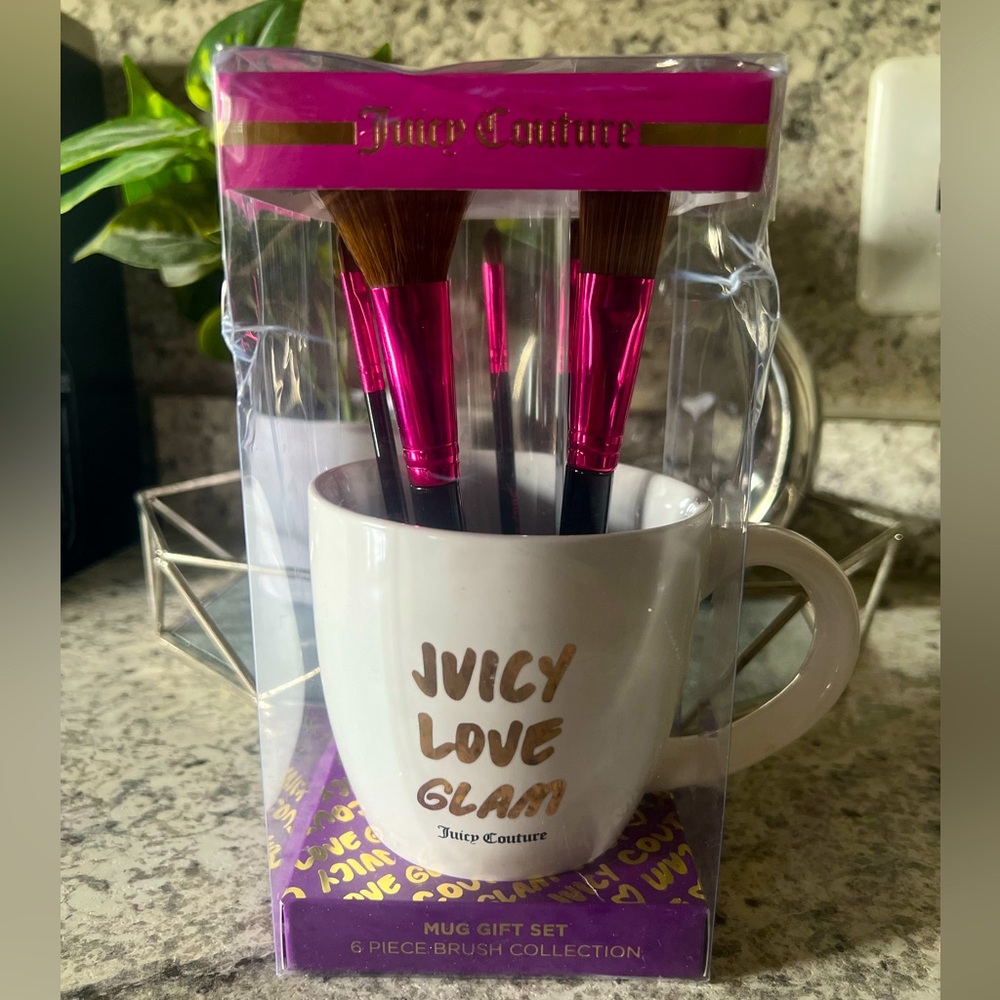 Juicy Couture Mug Gift Set With 6 Piece Brush Collection NEW